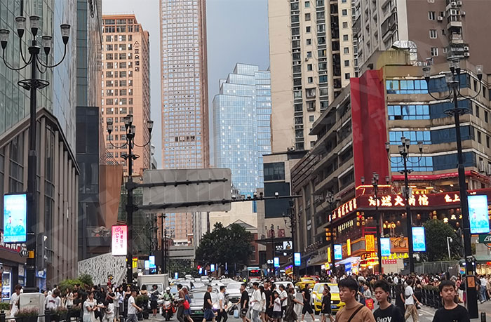smart lamp pole screens